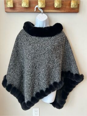 Cross Tree Lane Faux Fur Trim Tweed Poncho Cape Wrap One Size NWT